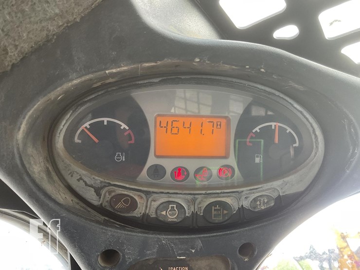 2013-bobcat-t590-image-21