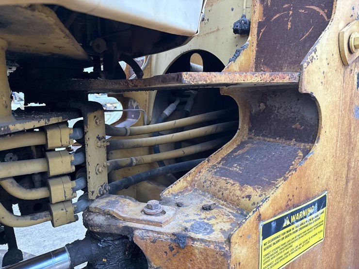 1988-caterpillar-936e-image-24