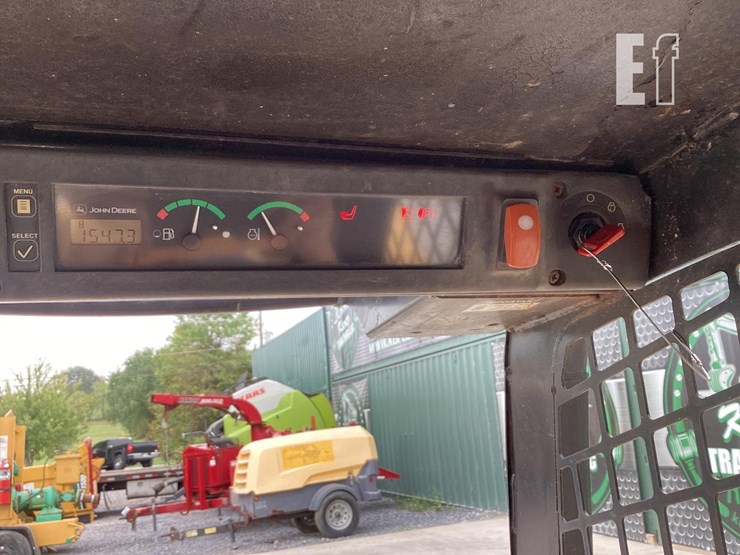 2005-deere-ct322-image-17