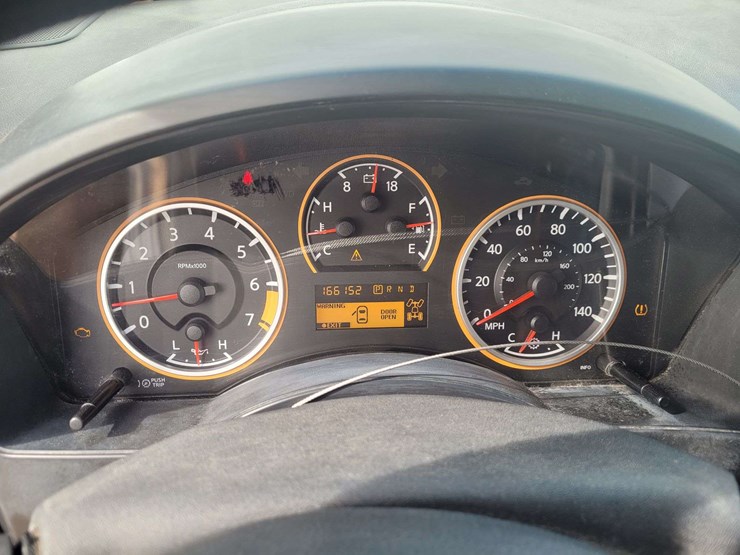 2013-nissan-titan-image-14