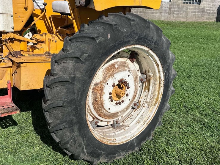 minneapolis-moline-g550-image-21