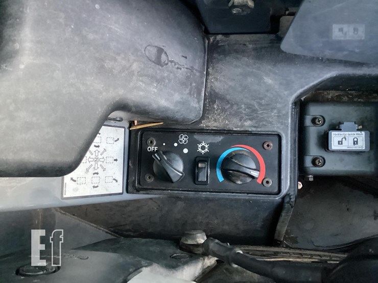 2016-takeuchi-tl8-image-15