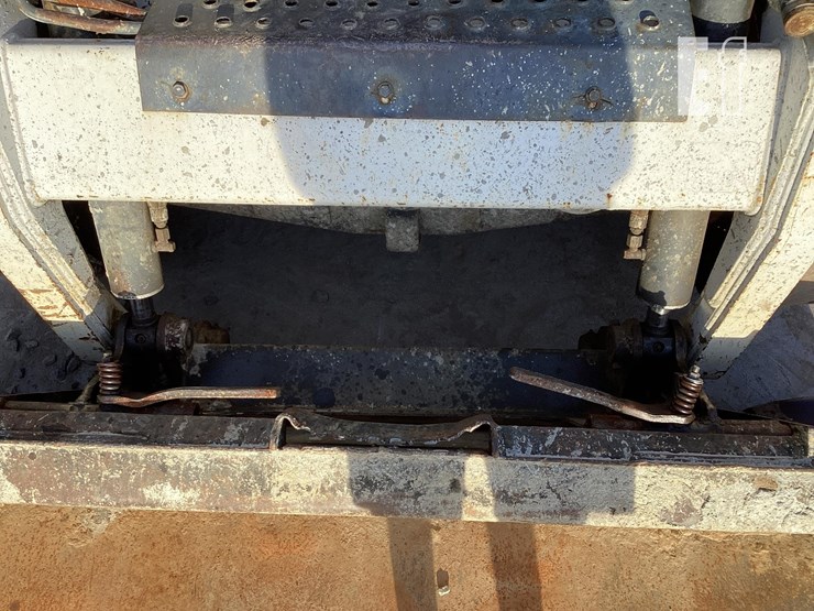 2008-bobcat-s175-image-10