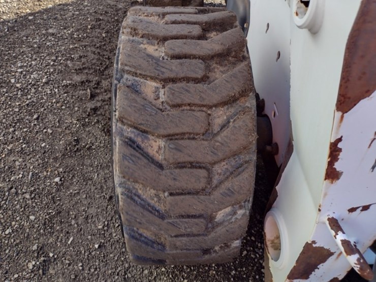 bobcat-s220-image-20