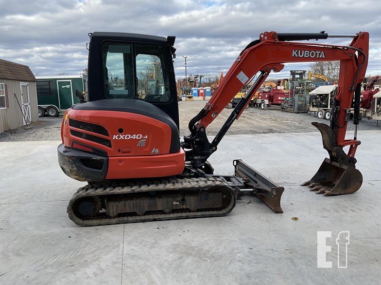 2019-kubota-kx040-4-image-5