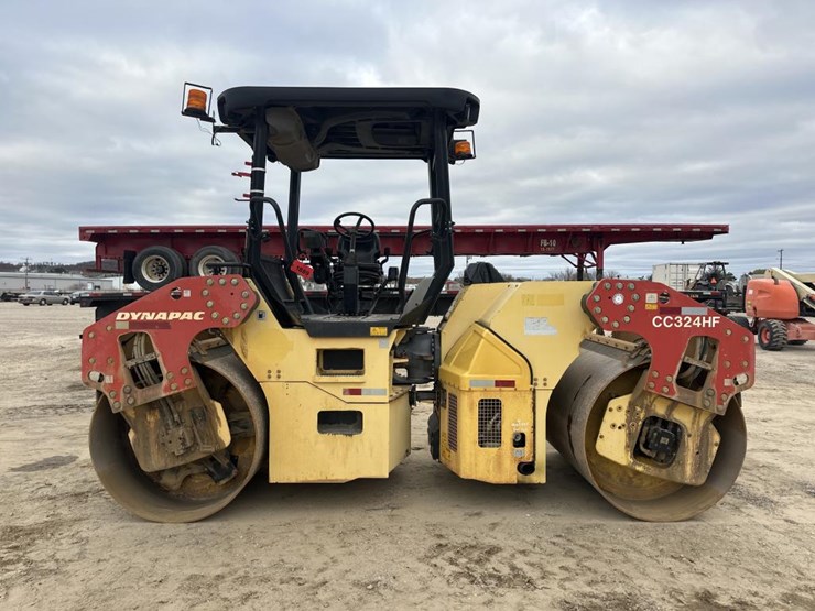 2009-dynapac-cc324-image-2