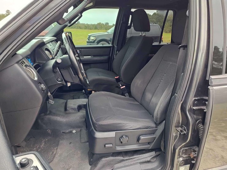 2016-ford-expedition-image-18