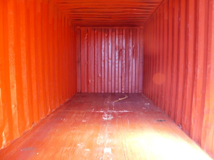 20'-shipping-container-image-7