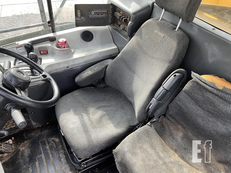 2013-caterpillar-740b-image-10