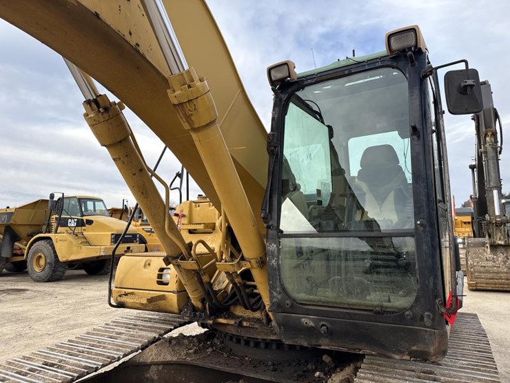 2004-caterpillar-325cl-image-18