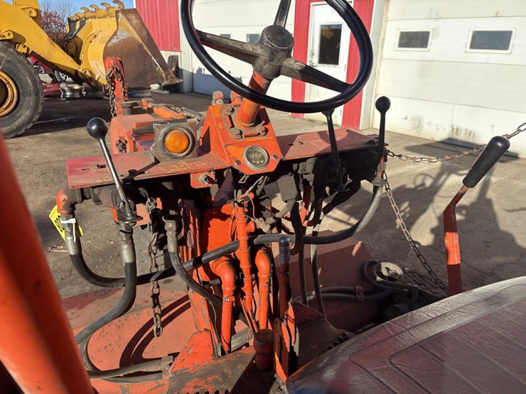 #3808-•-72"-ride-on-power-broom-image-24