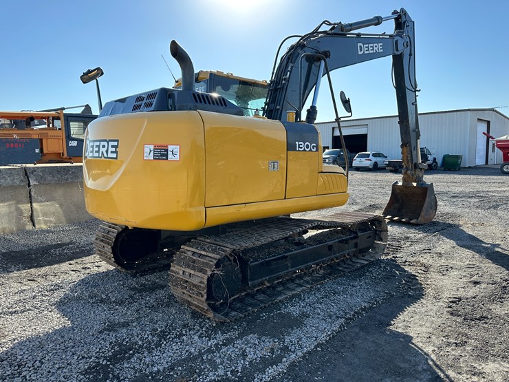deere-130g-image-3