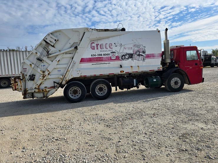 2001-mack-le613-image-27