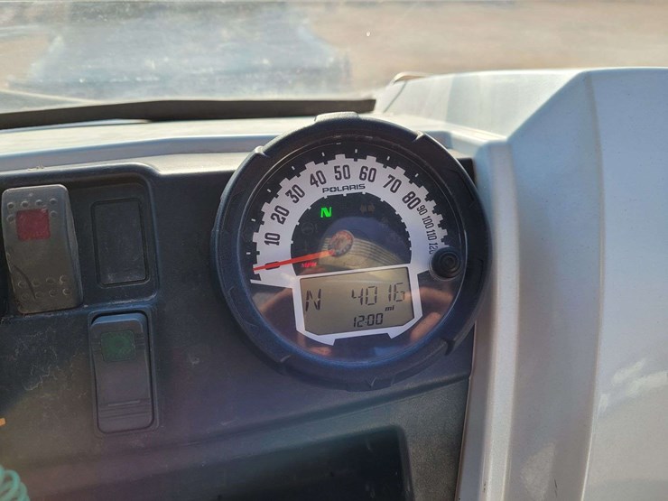 2012-polaris-ranger-crew-image-10