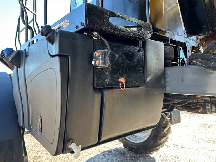 2016-ag-chem-rg1100b-image-88