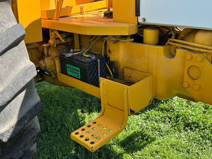 minneapolis-moline-g1355-image-13