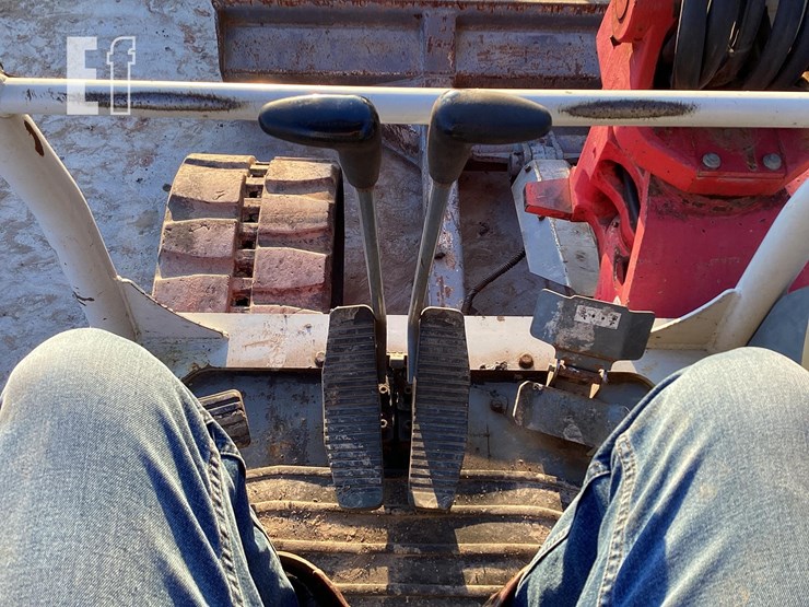 2015-takeuchi-tb260-image-18