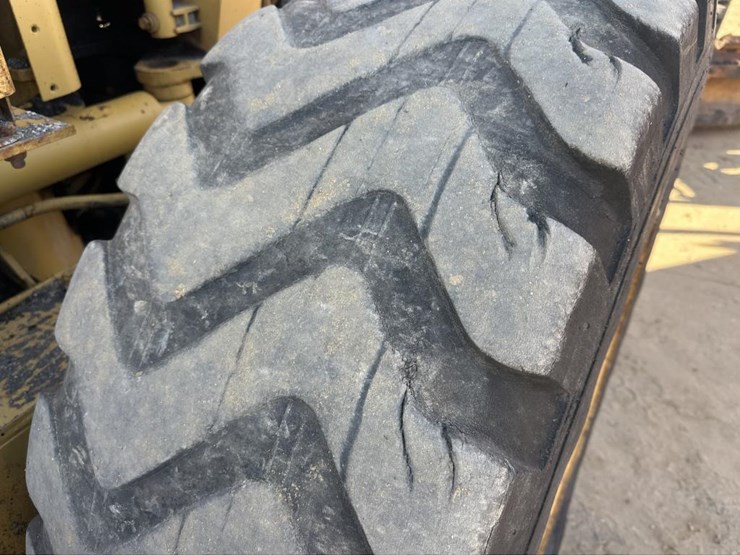 1984-caterpillar-140g-image-66