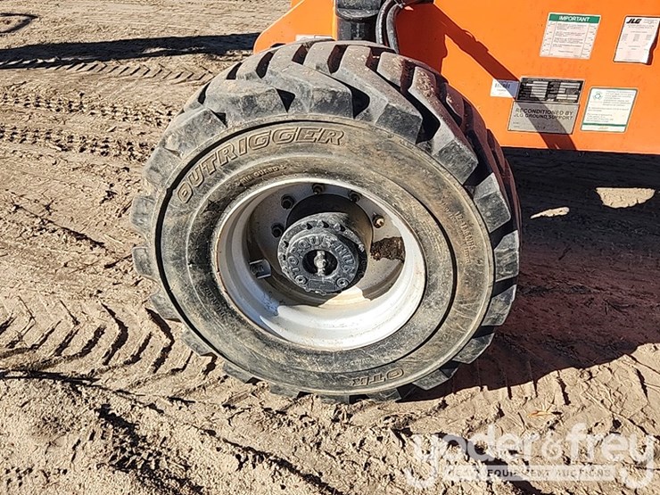 2008-jlg-460sj-image-13