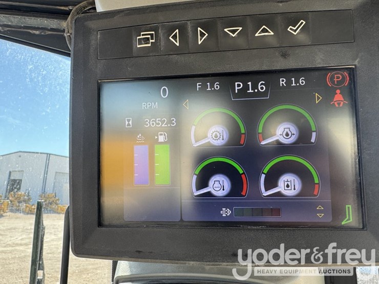 2019-deere-850l-lgp-image-9