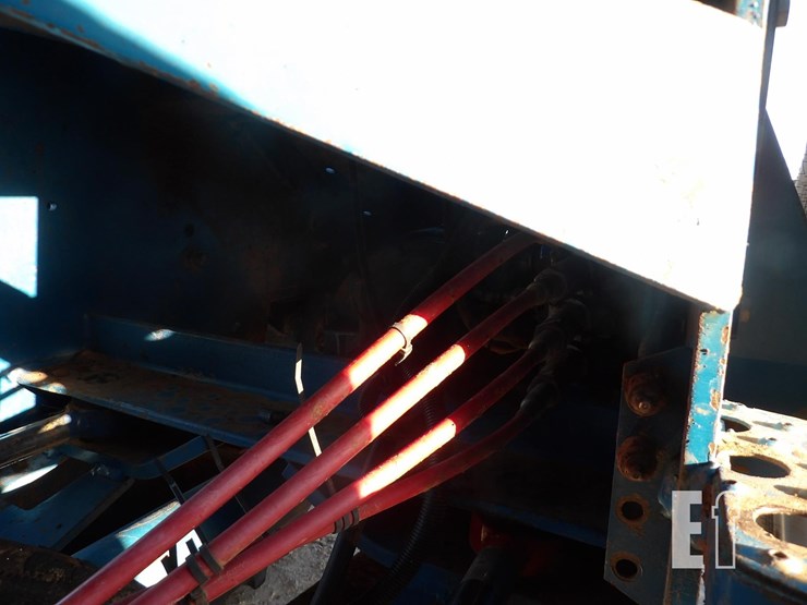 1993-ford-946-image-8