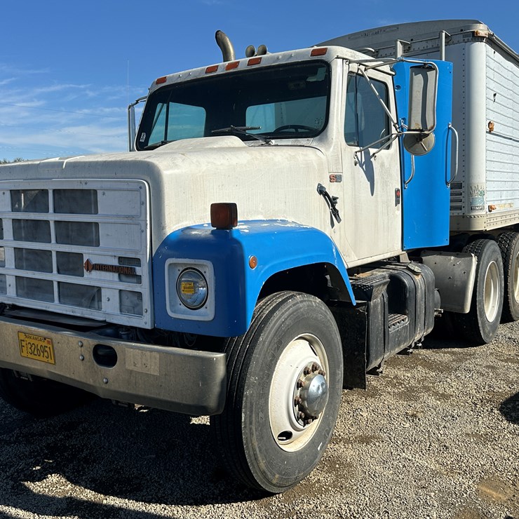 #32744 • 1989 International F-2575 T/A Daycab Truck Tractor VIN: 1HSZJG2R7KH666552