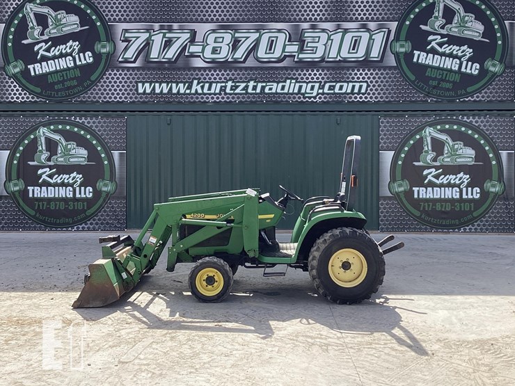 1999-john-deere-4200-image-1