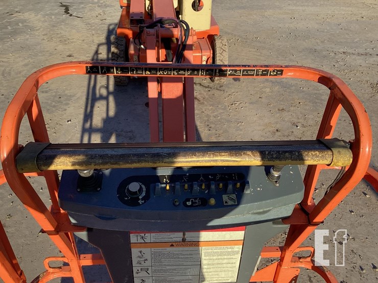 2008-jlg-e400ajpn-image-12