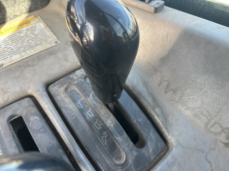 2005-caterpillar-740-image-32