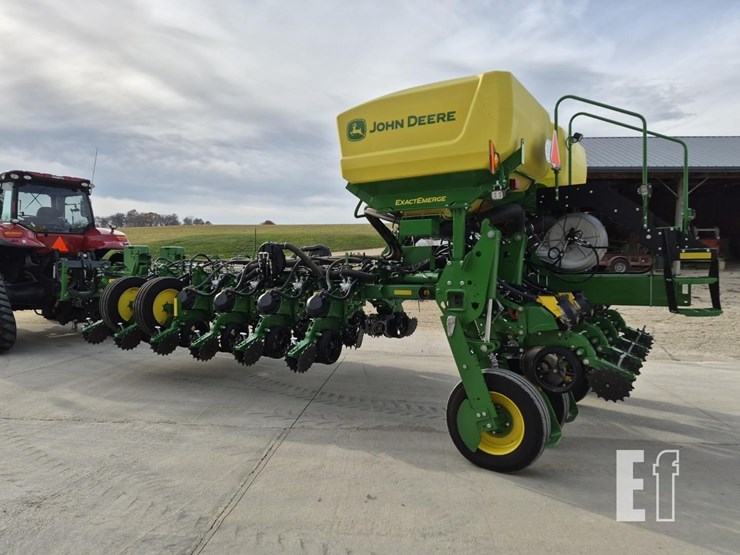 john-deere-1775-image-11