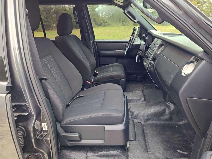 2016-ford-expedition-image-28