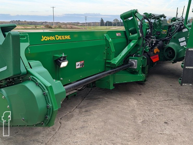 john-deere-c12f-image-11