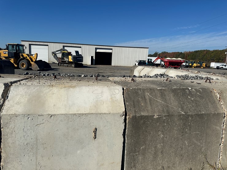 #32727-•-lot-of-(13)-~57"x80"-concrete-culvert-sectionss-image-16