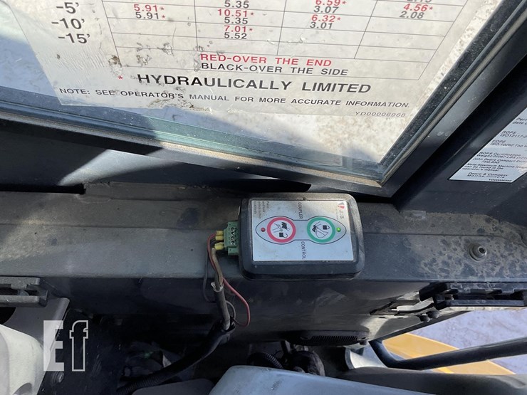 2020-deere-85g-image-18