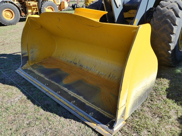 2021-deere-544p-image-2