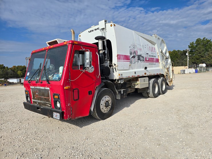 2001-mack-le613-image-5