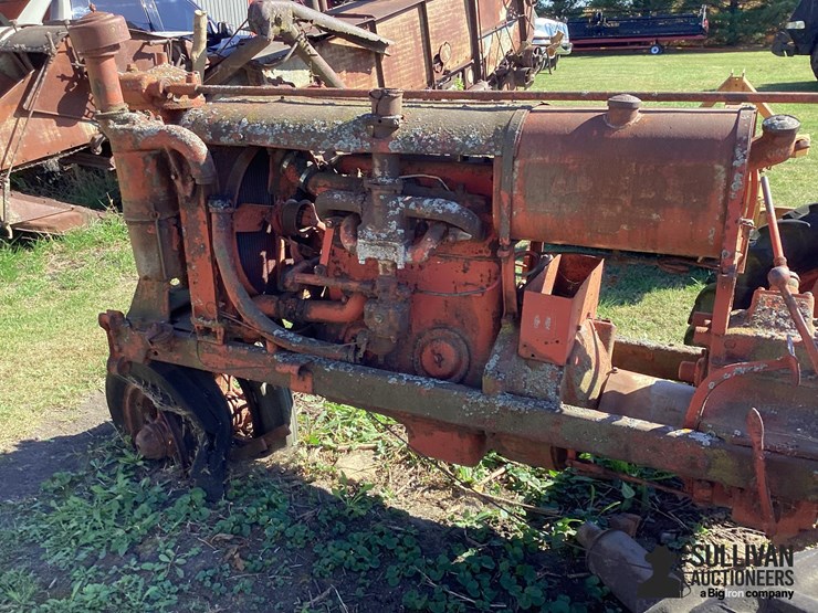 farmall-2wd-tractor-image-19