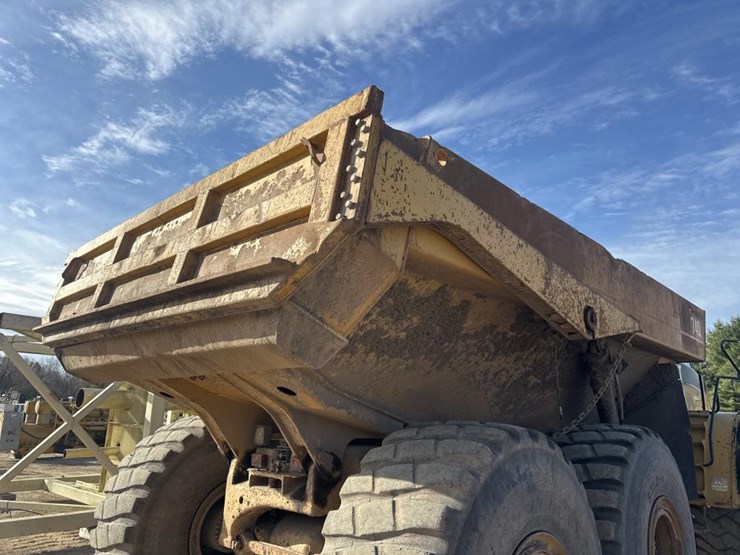 2005-caterpillar-740-image-18