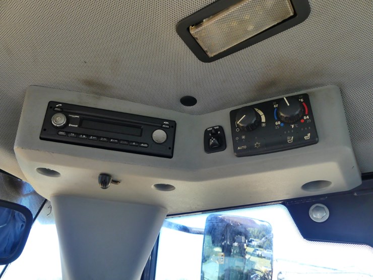 2021-deere-544p-image-18