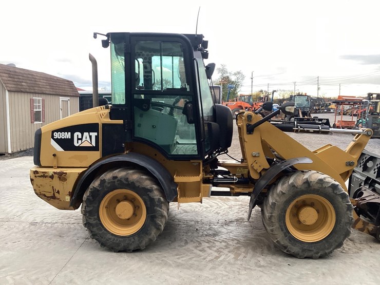 2017-caterpillar-908m-image-5