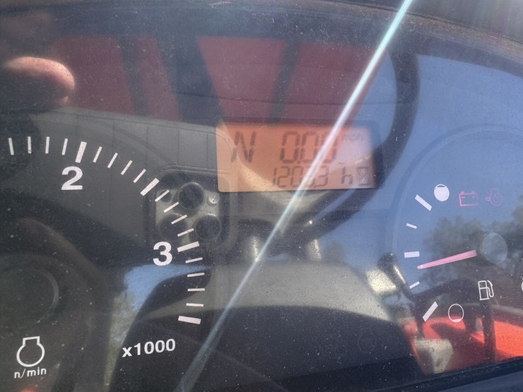 2017-kubota-m7060-image-7