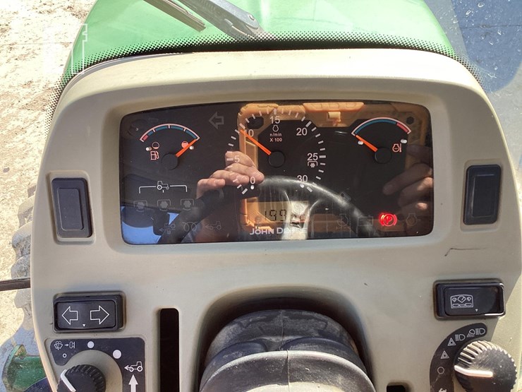 2011-john-deere-3720-image-16