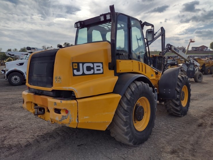 jcb-tm420-image-34