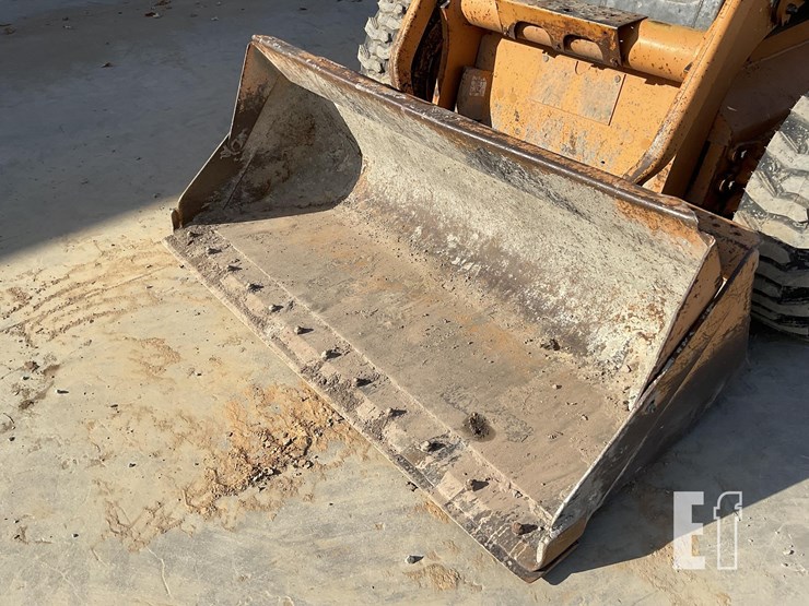 2010-case-450-image-9