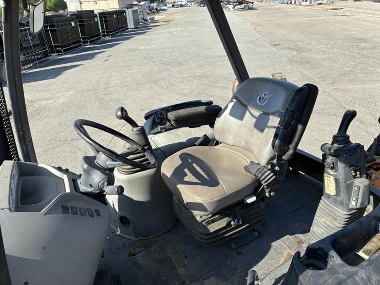 2018-case-580sn-image-22