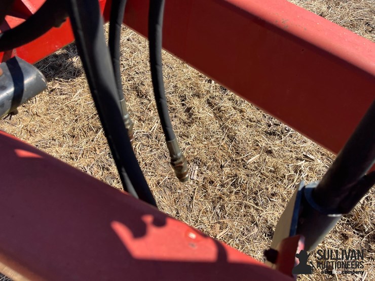 case-ih-530b-ecolo-tiger-9-shank-disk-ripper-image-11