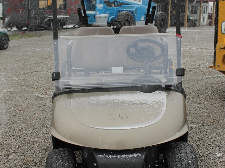 e-z-go-electric-golf-cart-2975-image-2