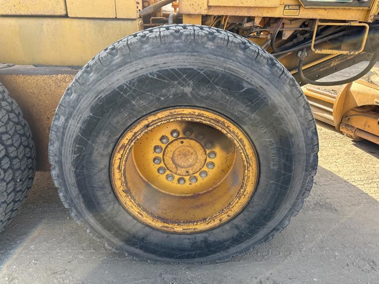 1989-john-deere-6-image-55