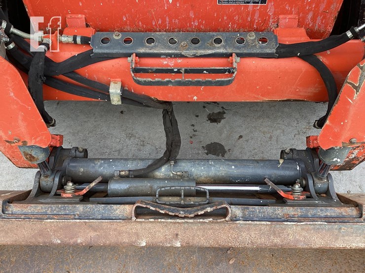 2022-kubota-ssv75-image-10