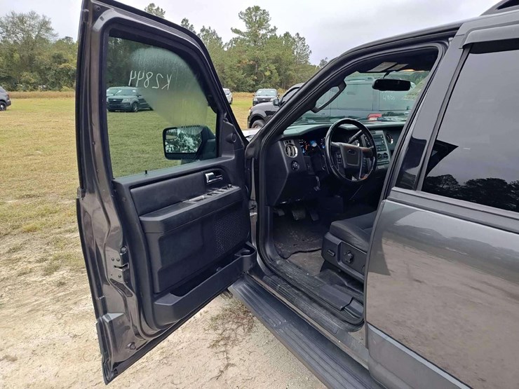 2016-ford-expedition-image-17